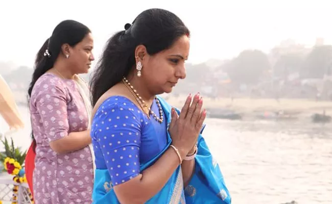 Telangana CM KCR Wife Shobha, Daughter Kavitha Visits Varanasi - Sakshi