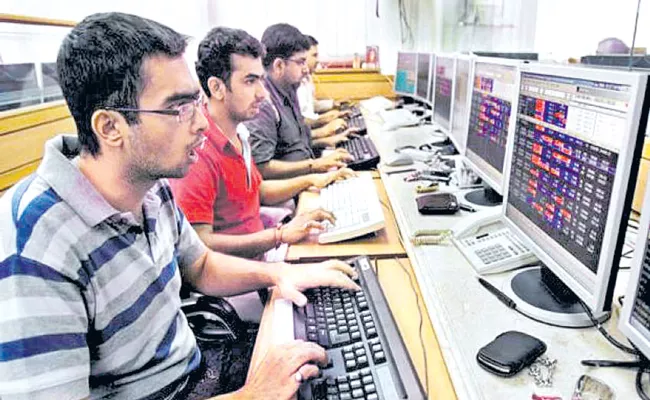 Sensex ends 535 points lower Nifty just above 13,800 - Sakshi