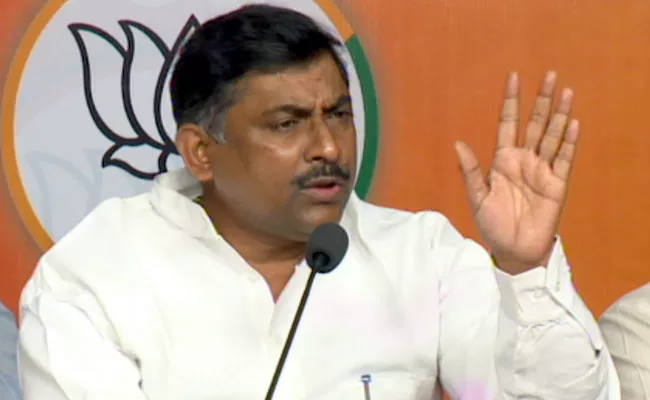 BJP Leader Muralidhar Rao Slams KCR KTR And TRS Over PRC - Sakshi