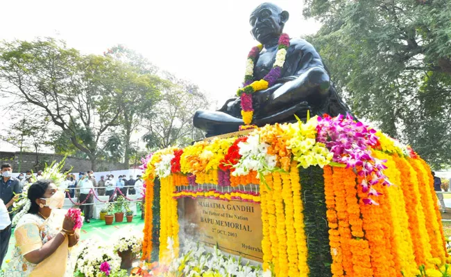 Governor Tamilisai Pays Tribute To Mahatma Gandhi - Sakshi