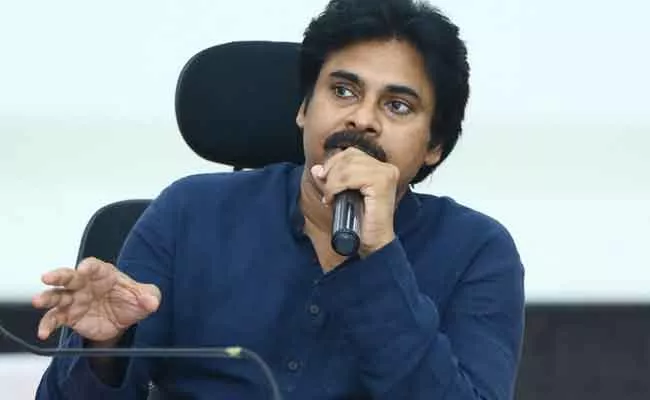 Pawan Kalyan Comments On Chiranjeevi Re Political Entry - Sakshi