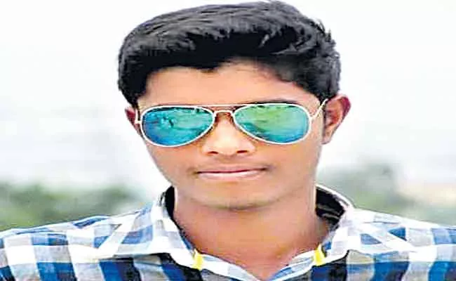 Siddipet: Techie Ends Life Due To Workload - Sakshi