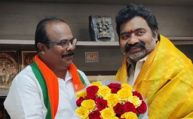 Suryapalli Srinivas Appointed As Telangana BJP OBC Cell Co Convener - Sakshi