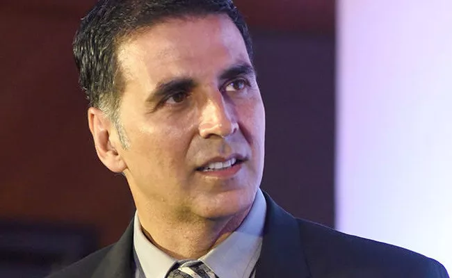 Bollywood Actor Akshay Kumar Earns Rs 1740 Crore in Six Years - Sakshi