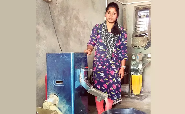 Portable Mini Rice Mill Machine in Telugu States - Sakshi