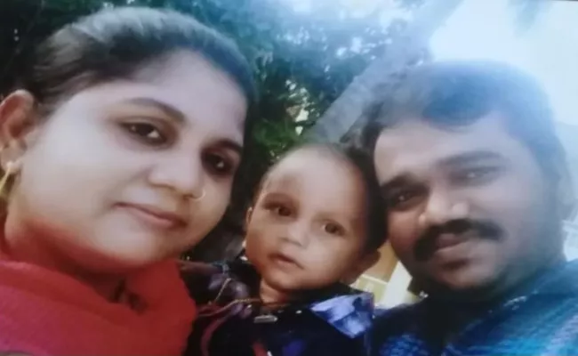 Couple Killed In Road Accident In Annavaram - Sakshi