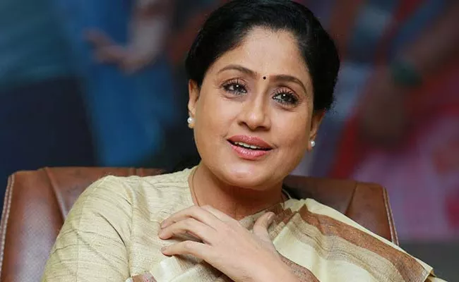 BJP Leader Vijayashanthi Slams On KCR Over Rythu Bandhu In Hyderabad - Sakshi