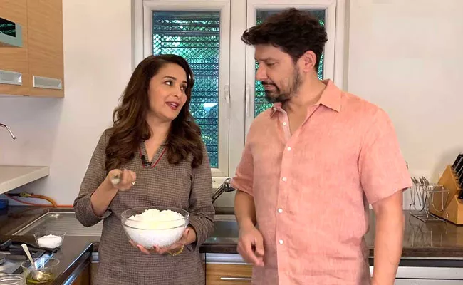 Ram Better Cook Than Me: Madhuri Dixit - Sakshi