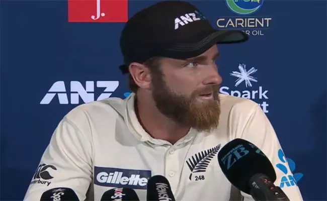 Watling Ask Kane Williamson Give Autograph In Middle Of Press Conference - Sakshi