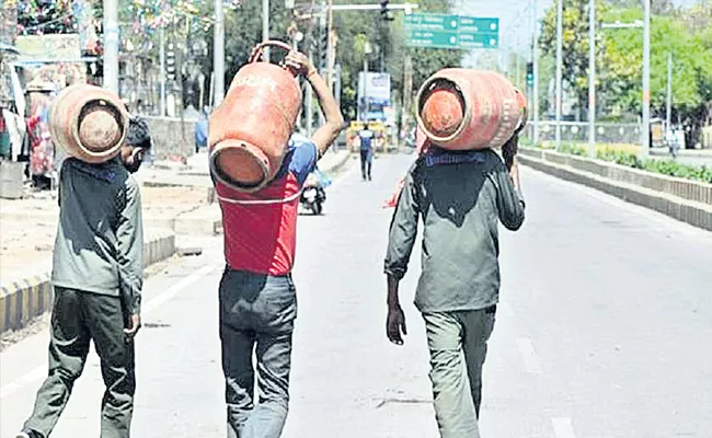 LPG Gas Cylinder Delivery Boys Charges Extra Rs 6 crore In Every Month - Sakshi