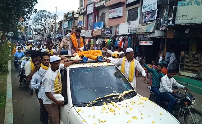 MLA Balakrishna Visits Hindupur Constituency - Sakshi