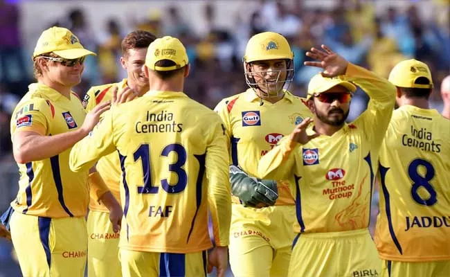 CSK Wants To Release Kedar Jadhav And Other Players In IPL 2021 Auction - Sakshi