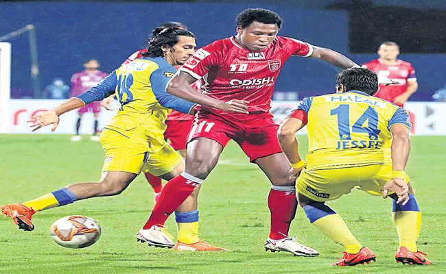 Odisha FC Thrash Kerala Blasters 4-2 For First Win Of The Season - Sakshi