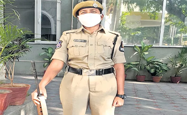 Women AR Constable Sentry Duty In Hyderabad - Sakshi