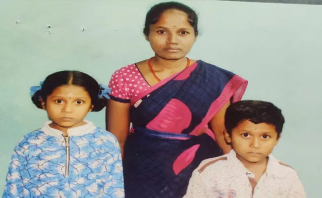 Mother Commits Suicide With 2 Childrens In Chittoor - Sakshi