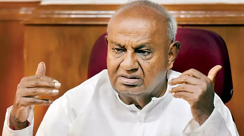 JDS Will Not Contest In Upcoming By Polls Says Ex Prime Minister Deve Gowda - Sakshi