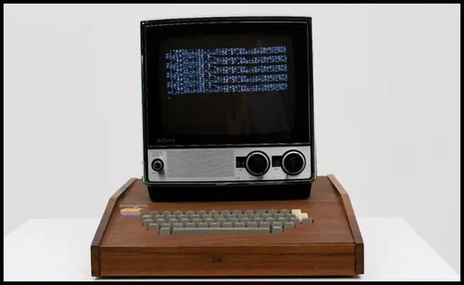 Apple 1: Original Apple Computer Put up on Sale for Rs 11 crore - Sakshi