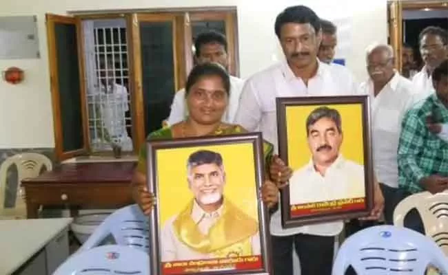 Intrusive Behavior Of TDP Leaders in Guntur District - Sakshi