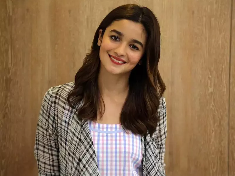 Alia Bhatt turns A Beautiful Bride For Ad Shoot - Sakshi