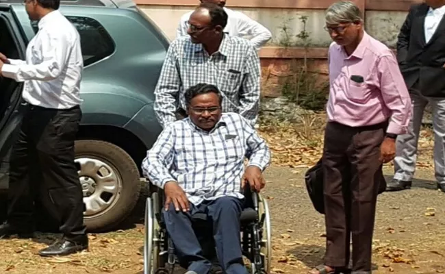 Jailed professor G N Saibaba tests Covid-19 positive - Sakshi