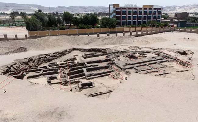 American And Egyptian Archaeologists Unearthed Ancient Beer Factory - Sakshi