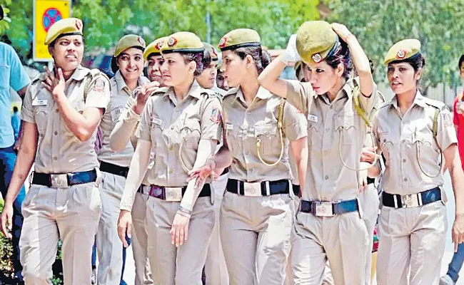 Agra policewomen raise safety concerns - Sakshi