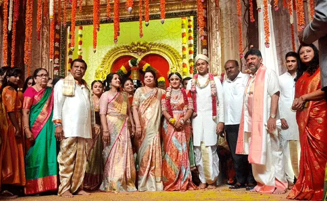 DK Shivakumar Daughter Aishwarya Ties Knot With Amartya Hegde - Sakshi