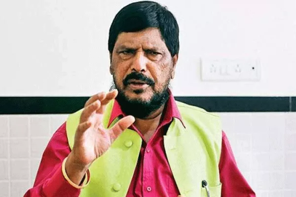 Rahul Gandhi gets Married Casteism will be end says Ramdas Athawale - Sakshi