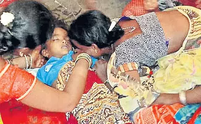 Child Deceased By Fell Into Water Sump In Medak - Sakshi