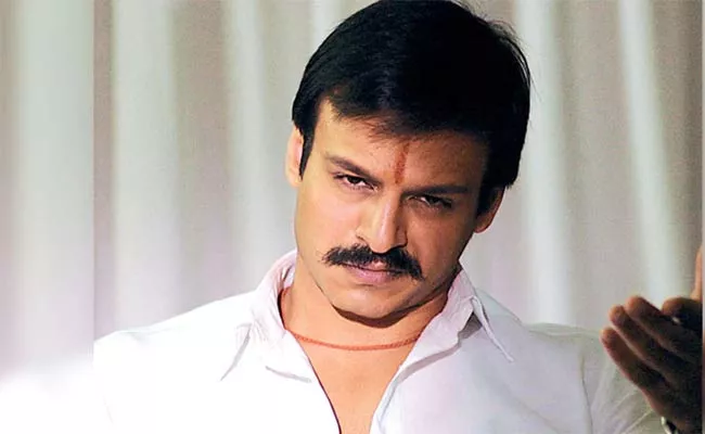 Mask Case Filed Against Bollywood Actor Vivek Oberoi - Sakshi