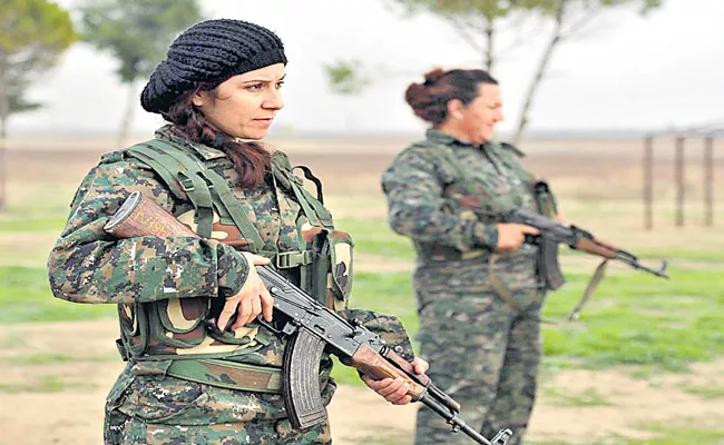 Saudi Arabia allows women to join armed forces - Sakshi