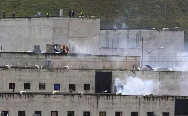 Ecuador Prison riots dead Cuenca Turi Jail - Sakshi