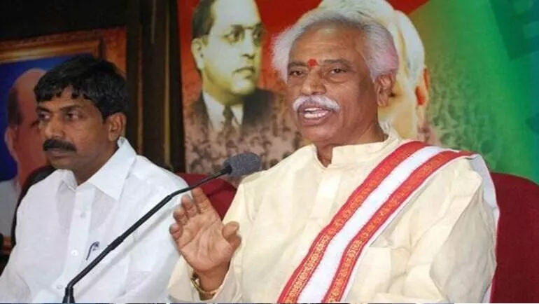 HP Governor Bandaru Dattatraya Allegedly Manhandled by Cong MLA - Sakshi