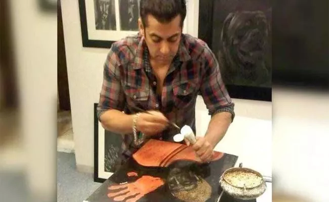 Salman Khan Painting Will Be Displayed Alongside With Raja Ravi Varma Painting - Sakshi