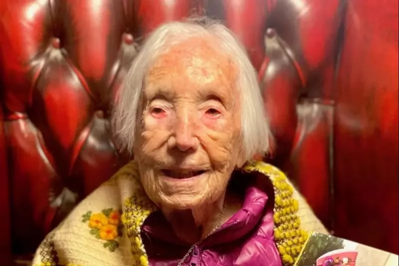 Welsh City 110 Year Old Amy Hawkins Tiktok Star - Sakshi