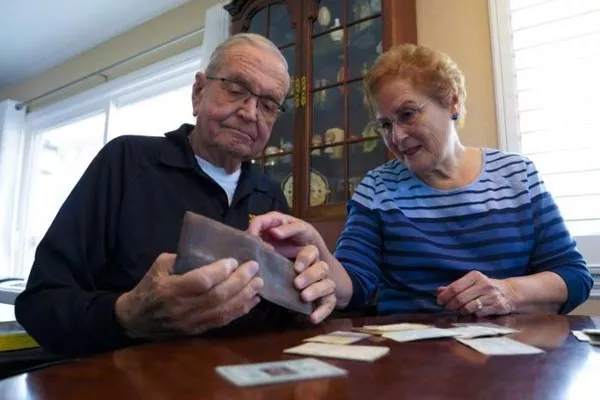 lost Wallet found after 53 years in California - Sakshi