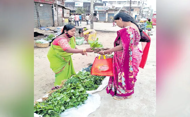 Mahabubnagar Tribal Woman Sarpanchi Sales Vegetables - Sakshi