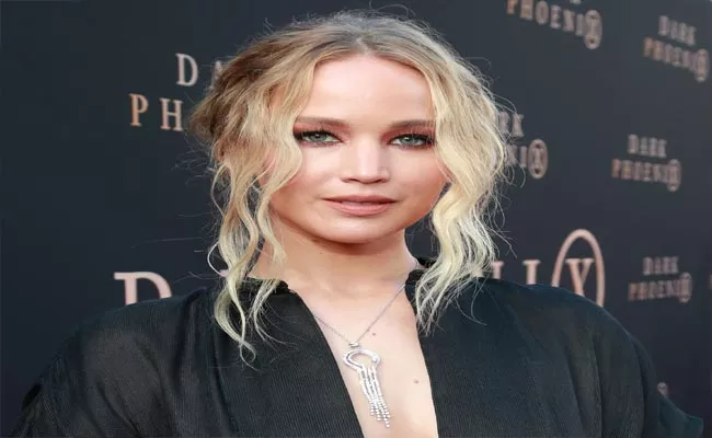 Jennifer Lawrence Injured On Movie Shooting - Sakshi