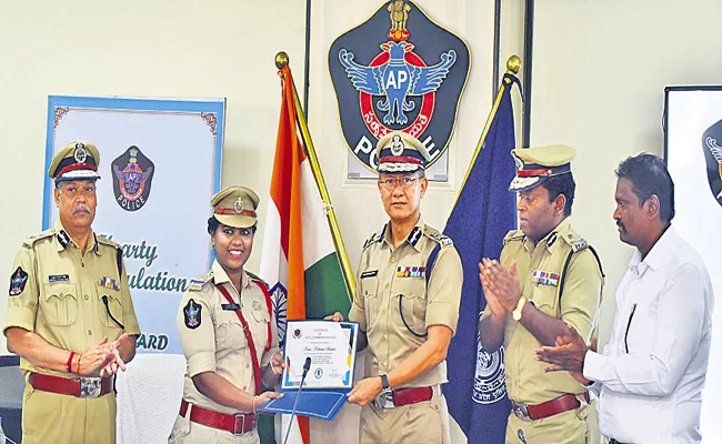 DGP Sawang comments at awards ceremony for the police - Sakshi