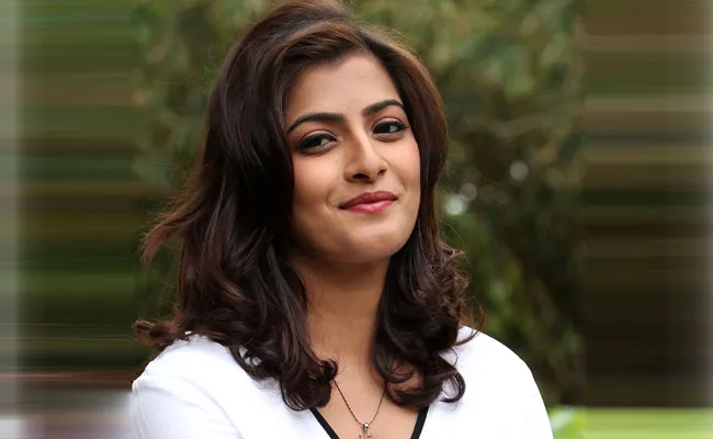 Varalaxmi Sarathkumar To Be Part Of Allu Arjun Movie Social Media Buzz - Sakshi