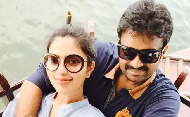 Amala Paul: No One Came To Support Me When My Marriage Ended - Sakshi