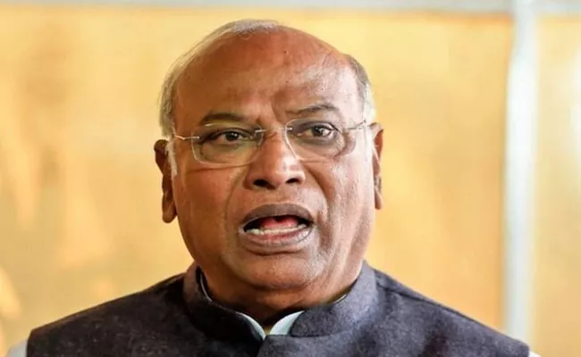 Mallikarjun Kharge: Youngsters Should Get Covid Vaccine First, Not Me - Sakshi