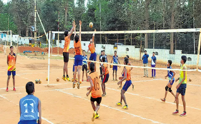 Special training in sports in tribal gurukul schools - Sakshi