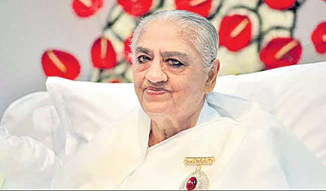 Brahma Kumaris Chief Dadi Hriday Mohini Pass Away - Sakshi