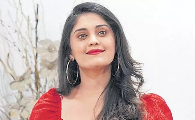 Glamorous Roles Not Coming Says Actress Surabhi - Sakshi