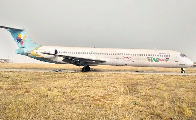 McDonnell Douglas MD 80 Boeing Flight Landed In India In 2015 - Sakshi