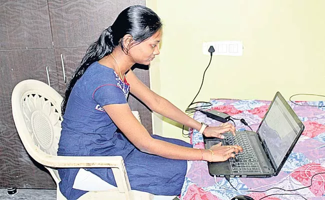 Software Employees Facing Struggles In Bhainsa - Sakshi