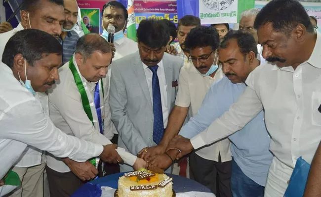 YSRCP Party Foundation Day Celebrations  In Kuwait - Sakshi