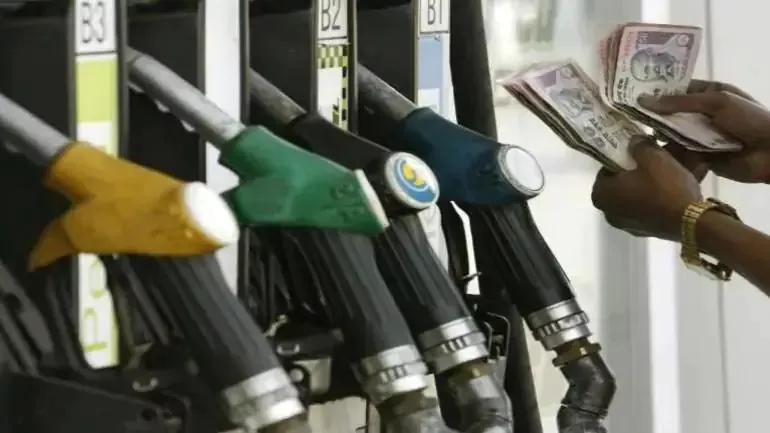 Centre Admits to Earning Rs 33 Per Litre From Petrol And Rs 32 From Diesel - Sakshi