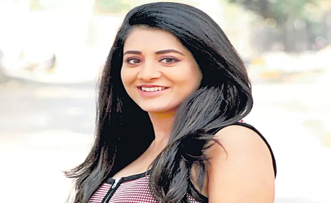 Rashi Singh: Iam Natural Actress - Sakshi